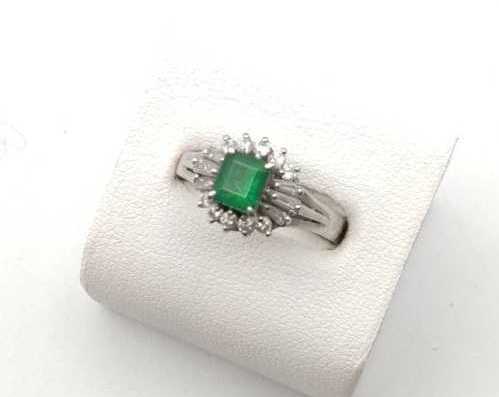 宝石買取 エメラルド 指輪 Pt900